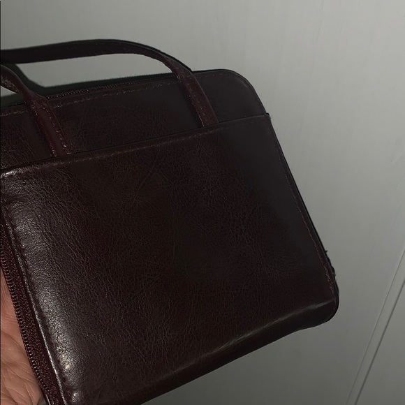 NWOT 4/30 Minimalism Leather Burgundy Side Bag✨ - Picture 7 of 8